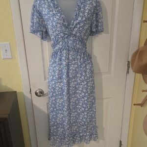 Elegant Blue Floral Midi Dress